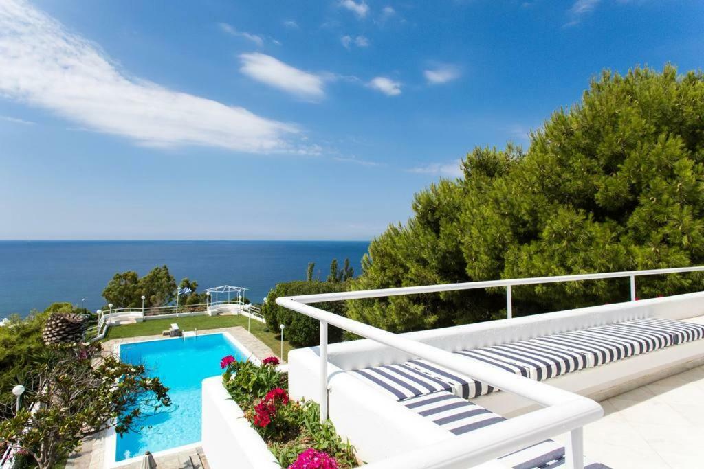 Beautiful, Private Villa By The Sea Agia Marina  Luaran gambar